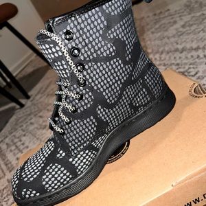 Dr. Martens Air- Wair Boots - Newton